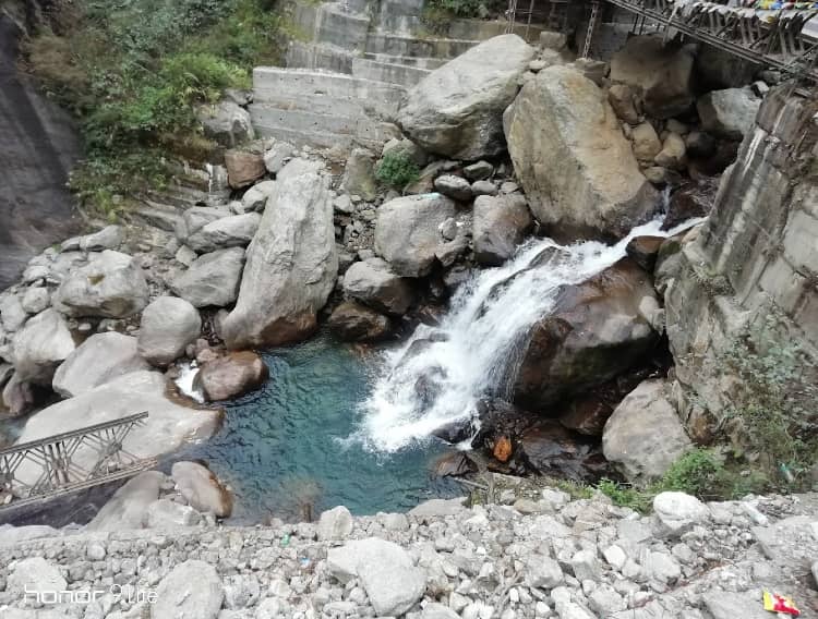 Khanda Waterfalls