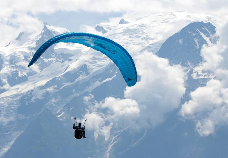 Paragliding a best things to do in Uttarakhand
