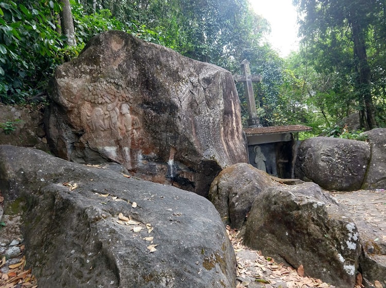 Visit Edakkal Secluded cave a best things to do in Wayanad
