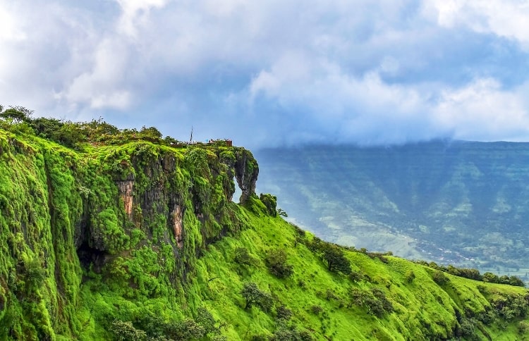 mahabaleshwar a best place to visit in maharashtra during monsoon