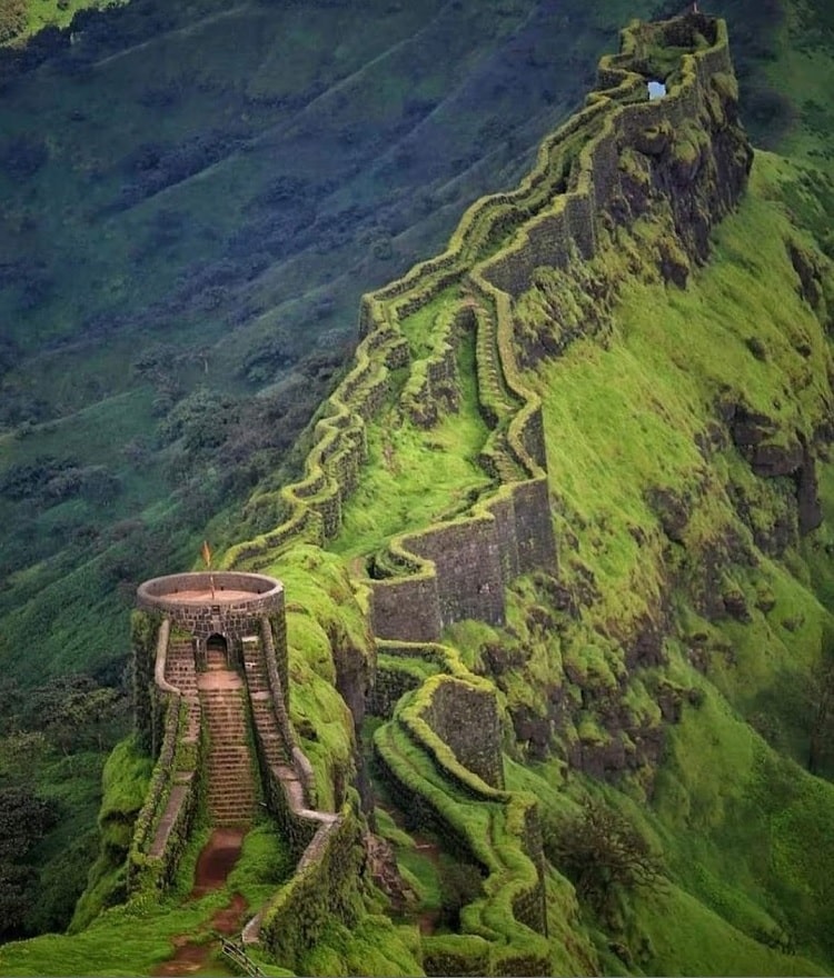 Rajgad Fort a best place to visit near pune in monsoon