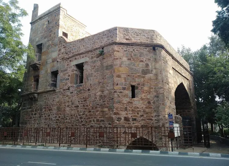 Khooni Darwaza most haunted place in Delhi