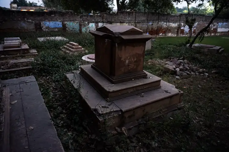 Lothian Cemetery most haunted place in Delhi