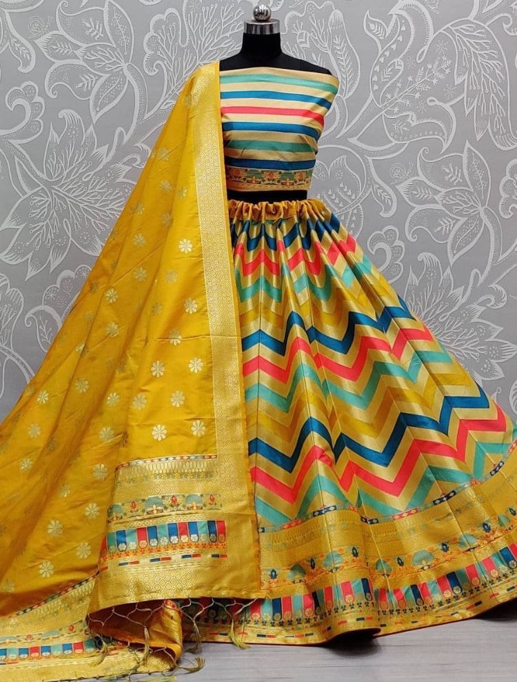 Ghagra choli a best traditional dress of India