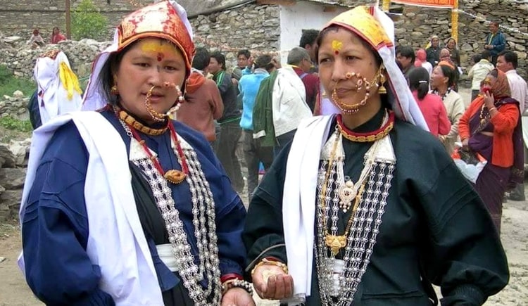 Sarang a traditional attire of Uttarakhand