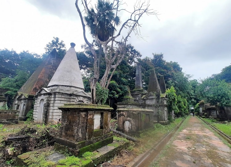South Park Street Cemetery a haunted place in kolkata