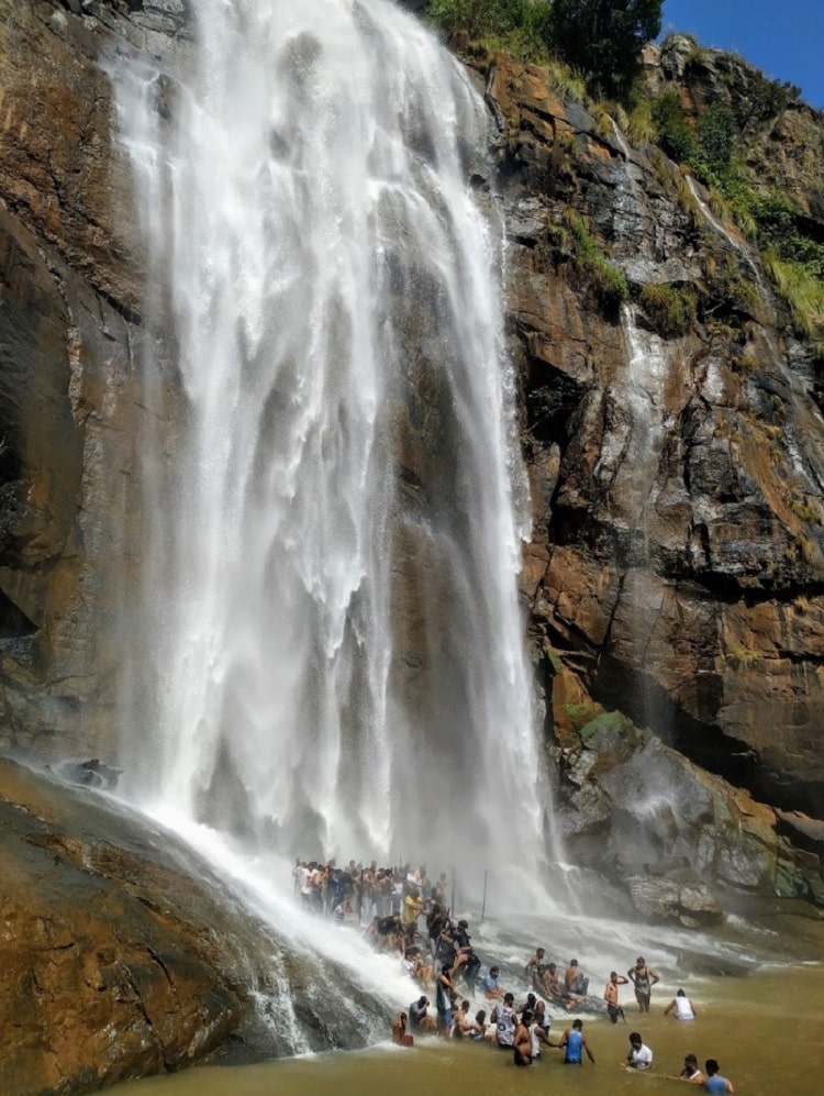 Aagaya Gangai waterfalls a best waterfall in Tamil Nadu