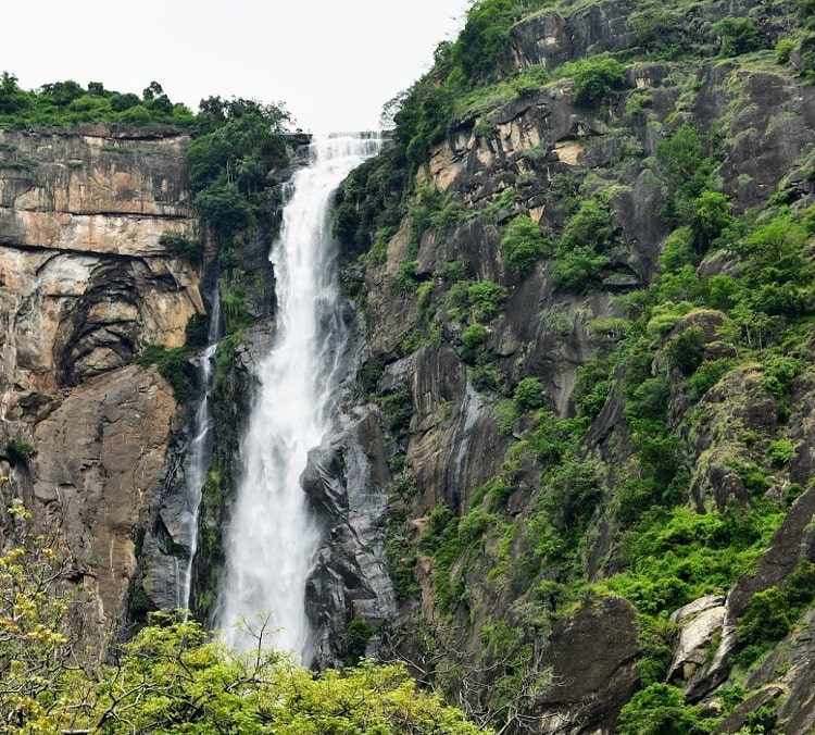 Thalaiyar Waterfalls a best waterfall in Tamil Nadu