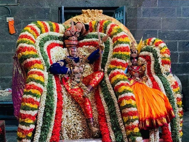 Kapaleeshwarar Temple a best place to visit on New Year in Chennai
