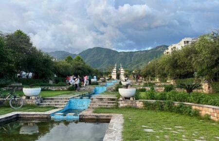 Plan a trip to Dehradun in April