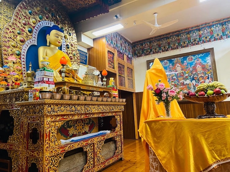 Experience the serenity of Buddhist temples